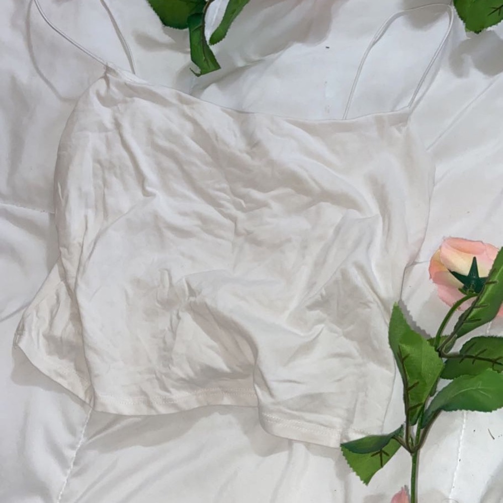 White string crop top 🤍